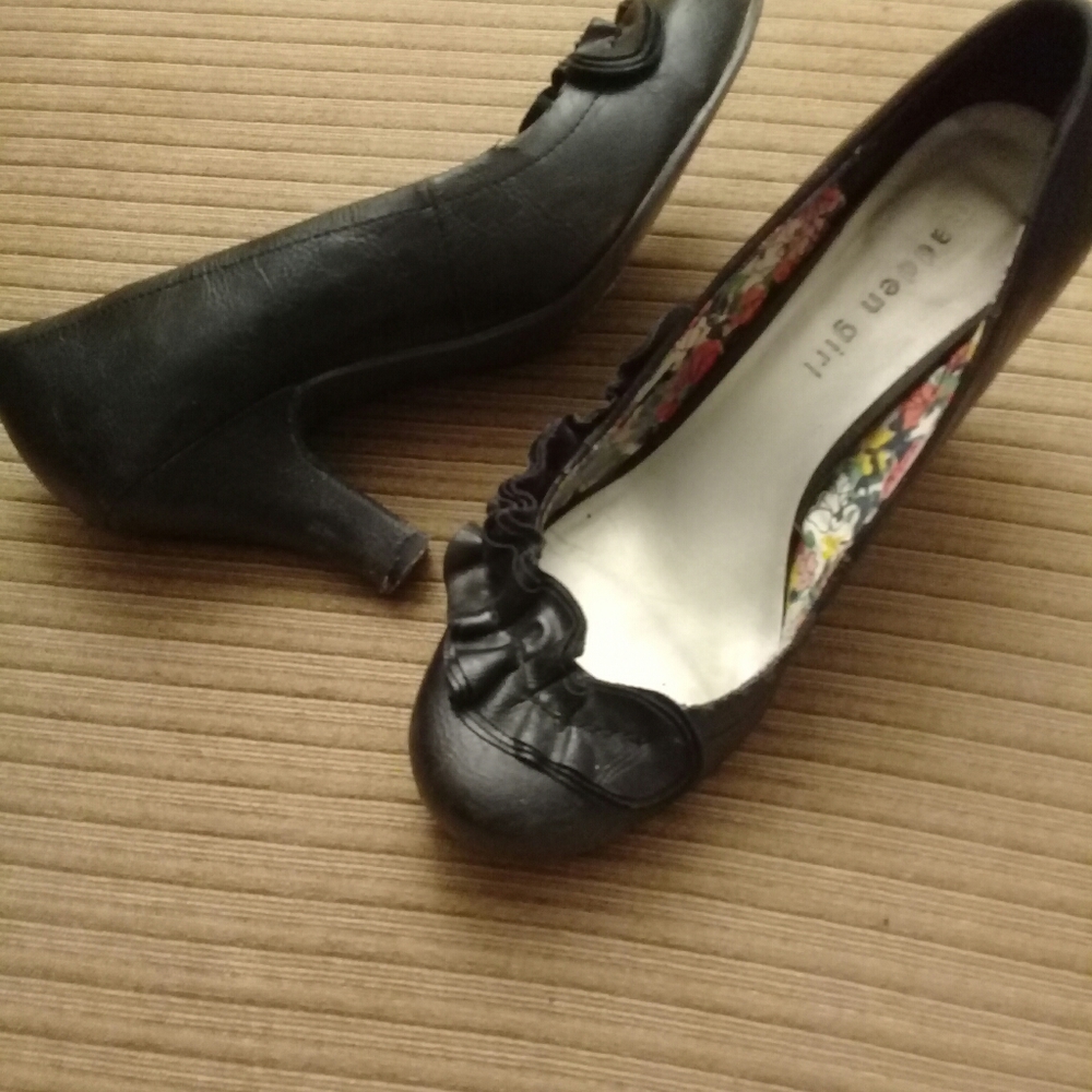 Beautiful black ruffle high heels